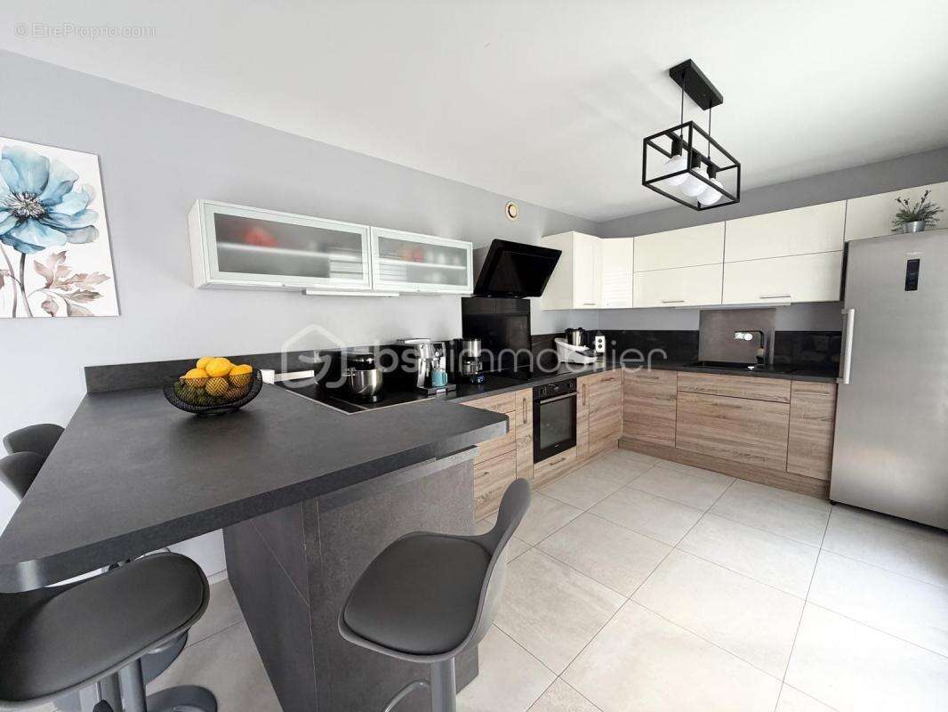 Maison à LE COUDRAY-MONTCEAUX