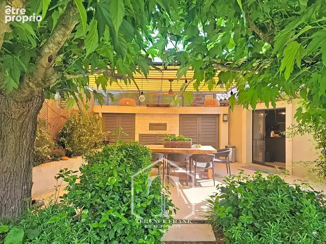 Villa de caractère – Plus de 240 m² – 5 chambres – Piscine – Jardin - photo 9