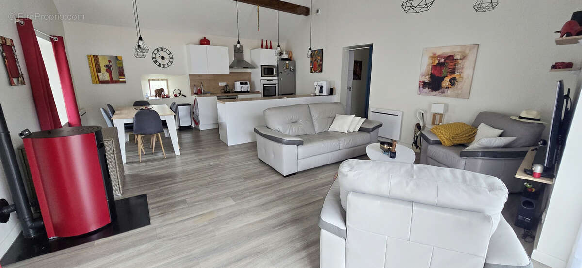 maison en pierre rénovée de 123 m2 - photo 5