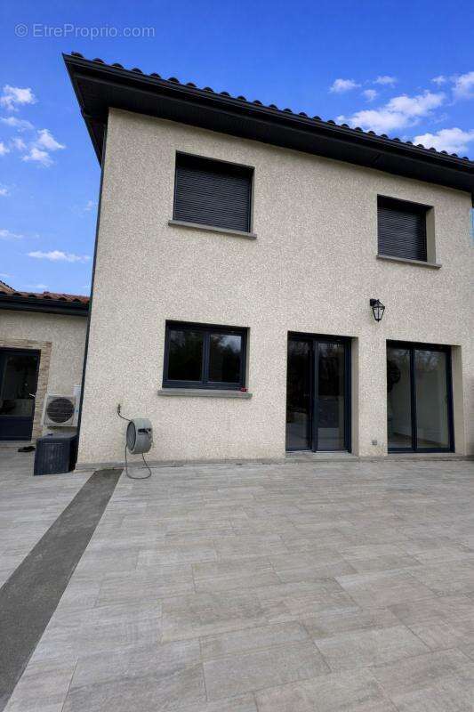 Maison à LA VERPILLIERE