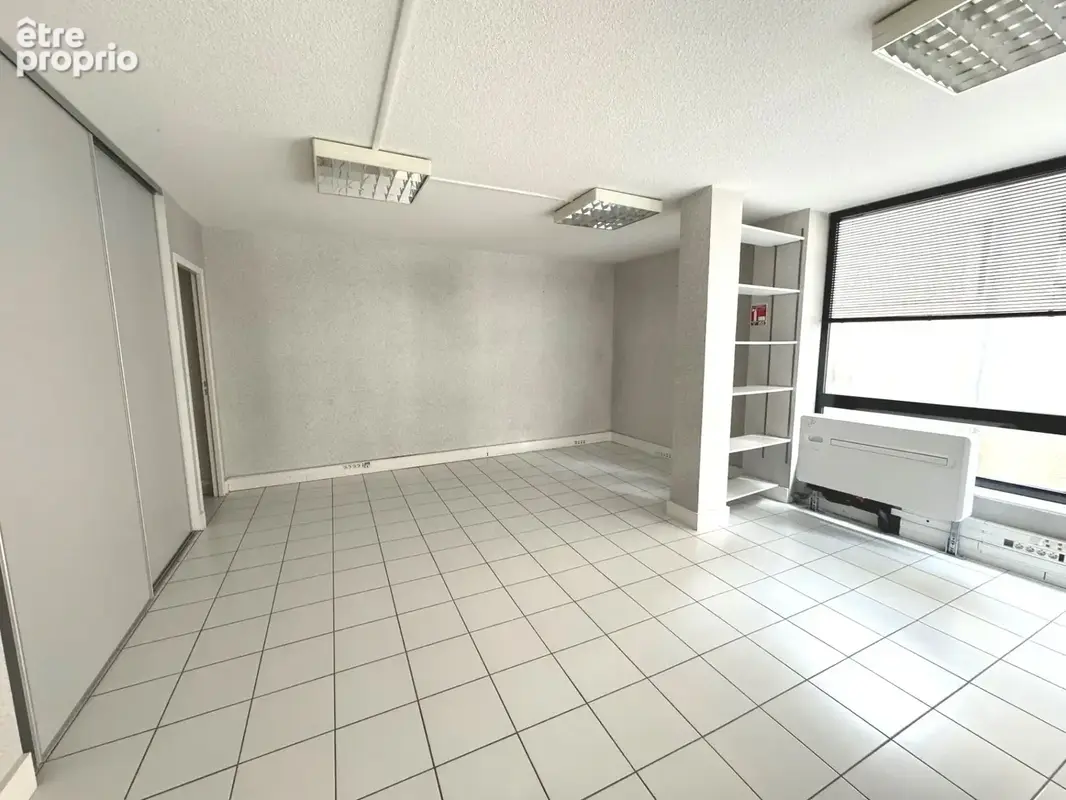 BUREAU 1