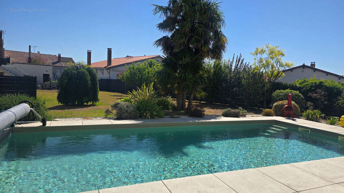 CENTRE VILLE - Maison contemporaine avec garage & piscine - photo 2