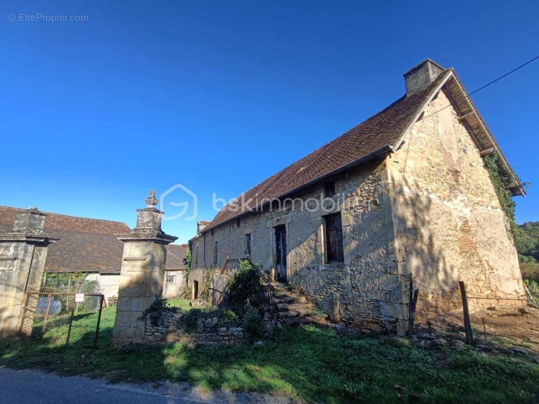 Maison à SAINT-JULIEN-DE-LAMPON