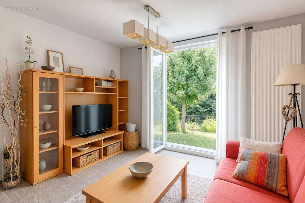 Appartement de 4 pièces de 88 m² situé à Fosses - photo 3