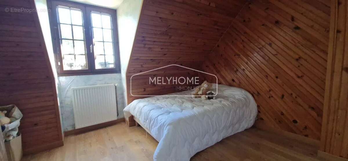 Maison à SAINT-ARNOULT-EN-YVELINES