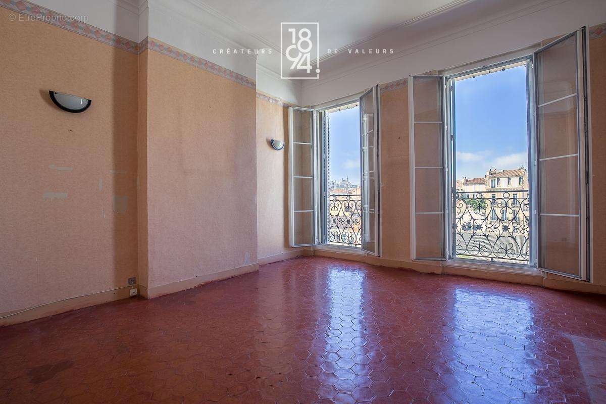 Appartement à MARSEILLE-6E