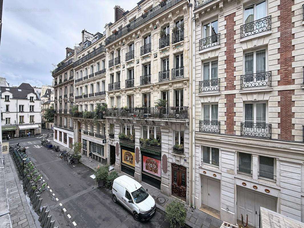 Appartement à PARIS-3E