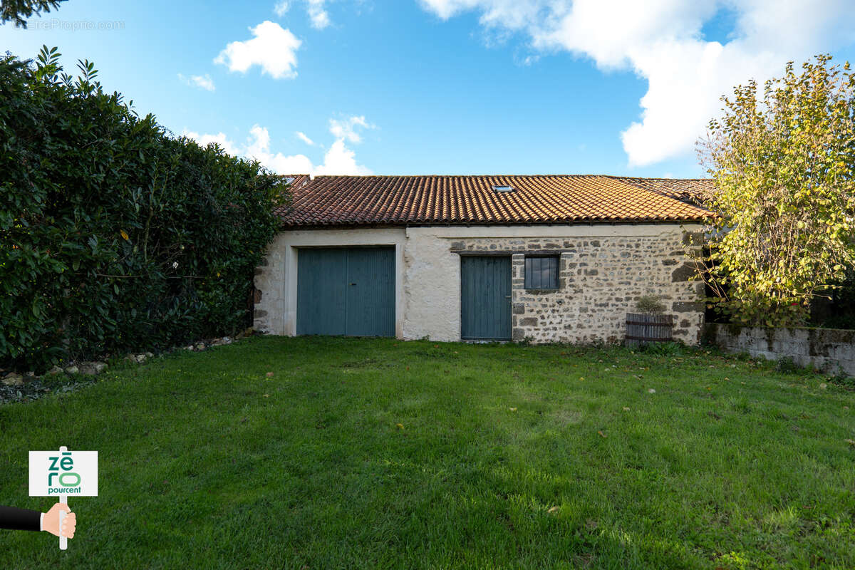 Maison à MARSAIS-SAINTE-RADEGONDE