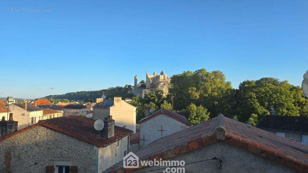 ... d&#039;un magnifique point de vue. - Maison à CHAUVIGNY