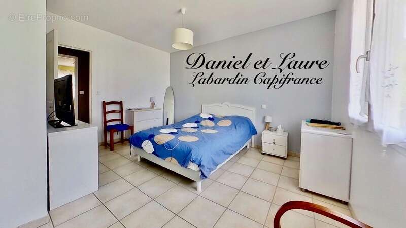 Villa avec piscine de plain pied - 4 chambres - GARAGE - photo 9