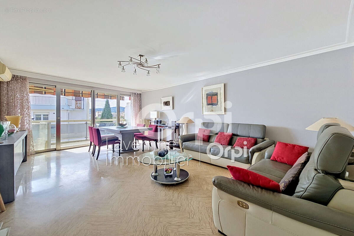 Appartement 92 m² à Antibes  - photo 4