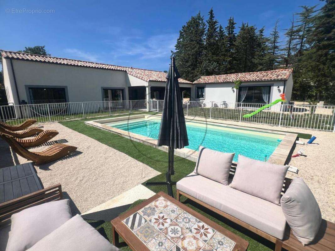 Maison neuve de plain-pied avec piscine ! un cadre de vie privilégié ! - photo 8