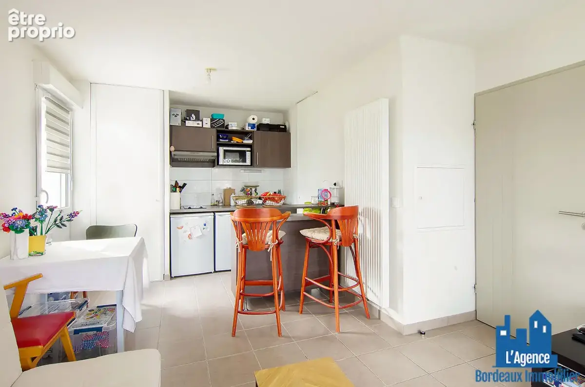 Exclusivité !!! bassens - secteur parc beauval - appartement type 2 de 39 m² avec  terrasse + 1 place de parking. michaël vigier - photo 4