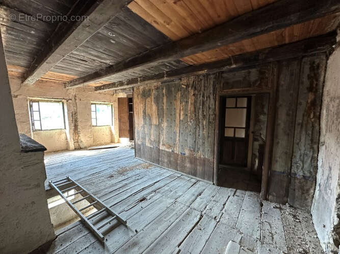Maison 80 m² à Pontaumur  - photo 6