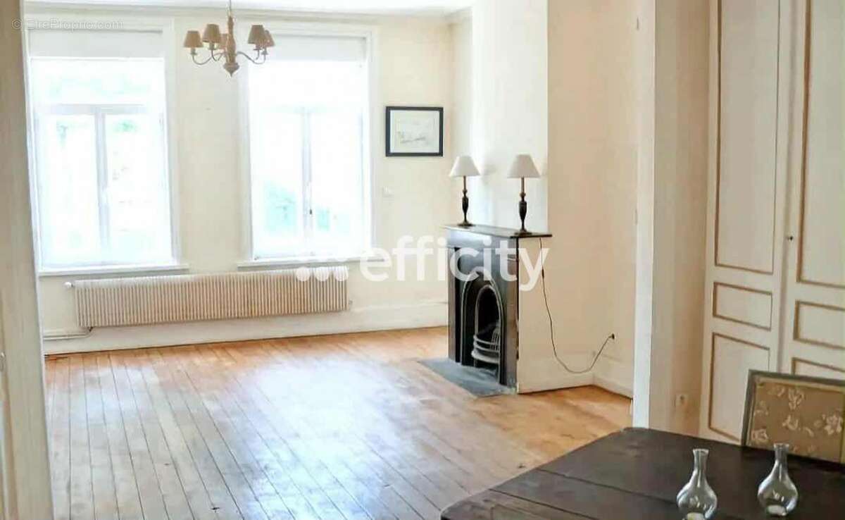 Maison à SAINT-MARTIN-BOULOGNE