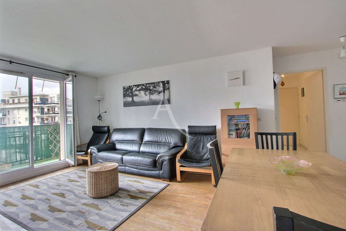 Appartement à VILLENEUVE-LA-GARENNE