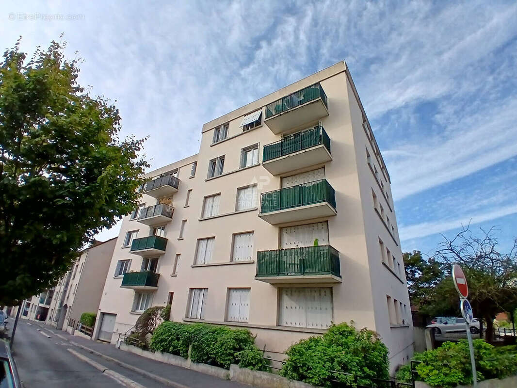 Appartement à HOUILLES