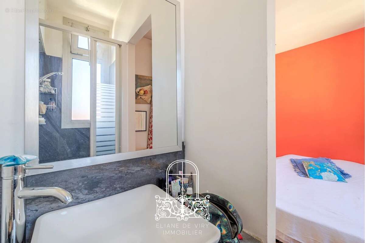 Appartement à LEVALLOIS-PERRET