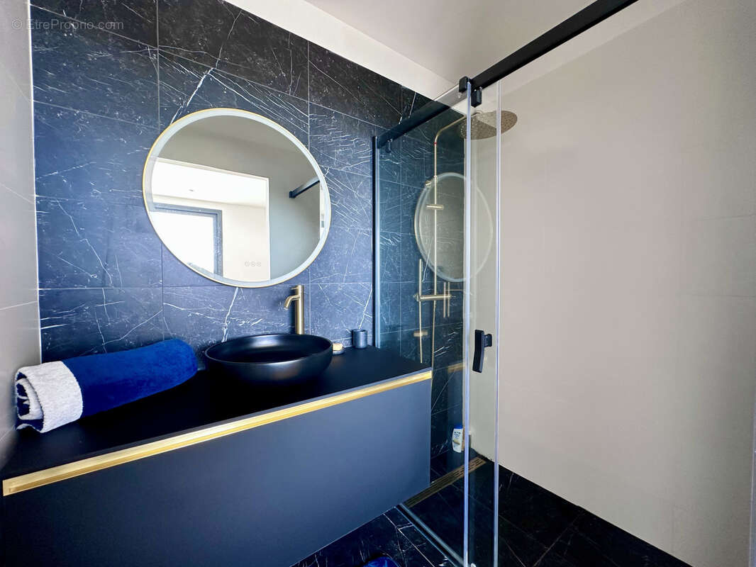 Maison à LES ISSAMBRES