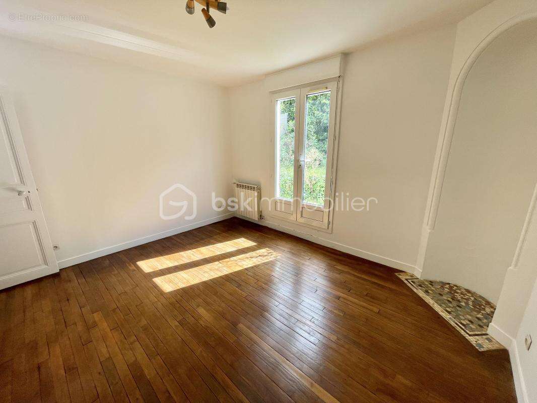 Maison à CONDE-SAINTE-LIBIAIRE