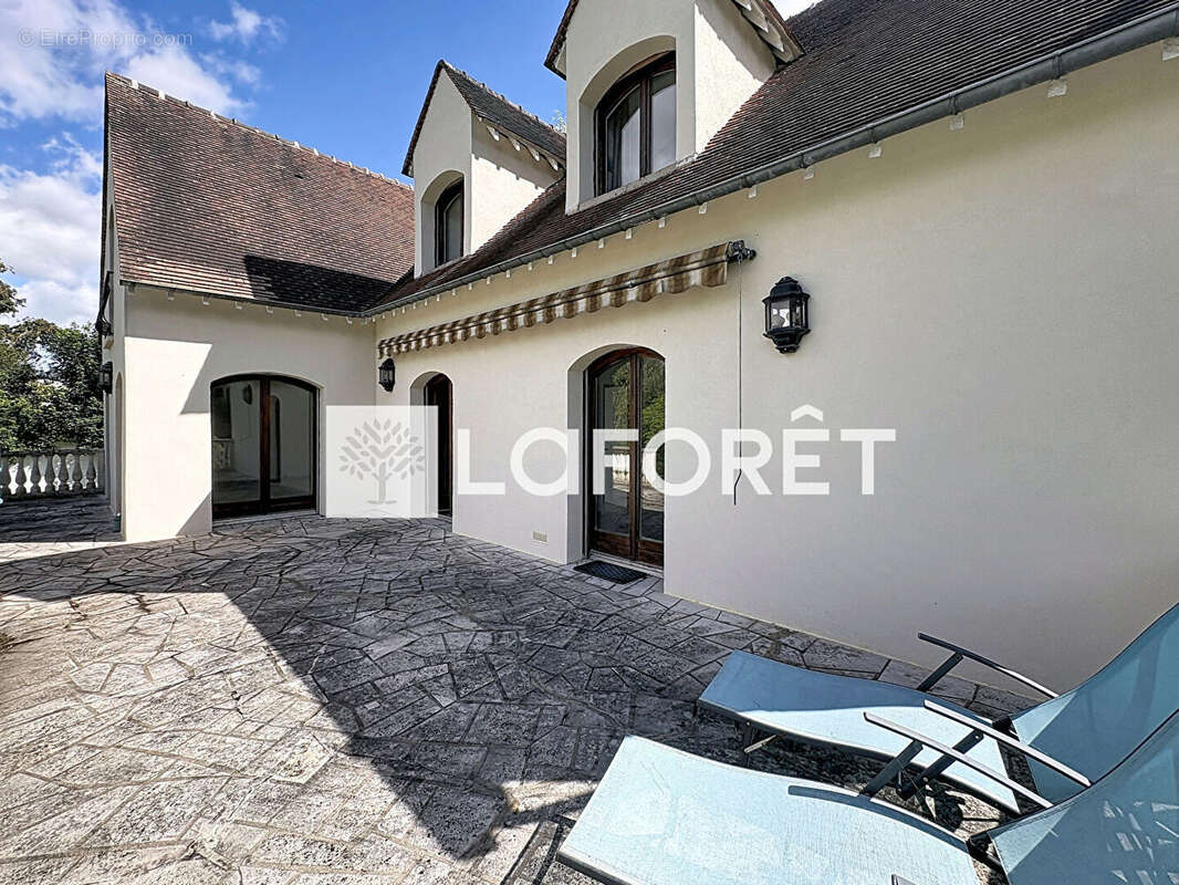 Maison à EVRY-GREGY-SUR-YERRE