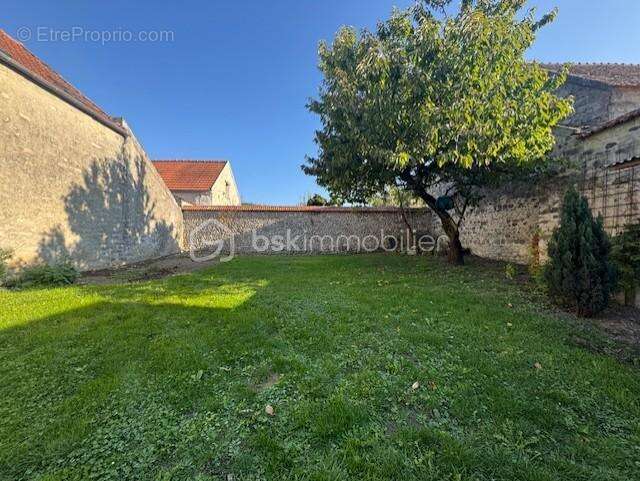 Maison à MONDEVILLE