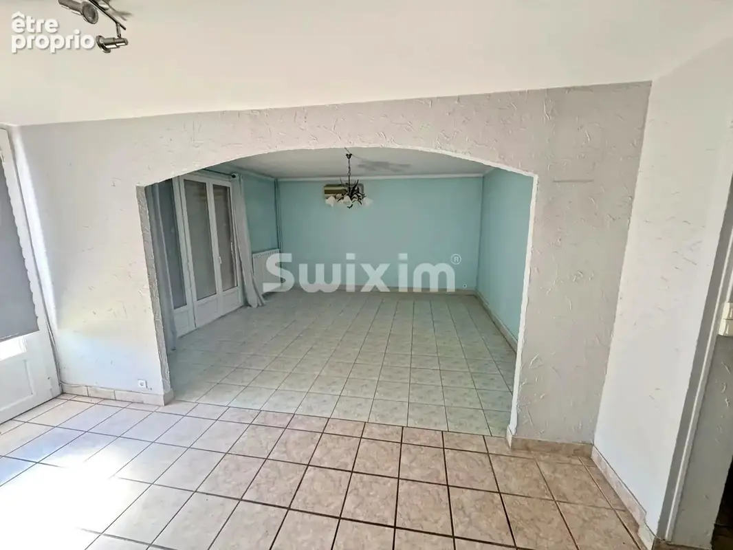 Grande maison familiale de 254 m² à Chaussin - photo 3