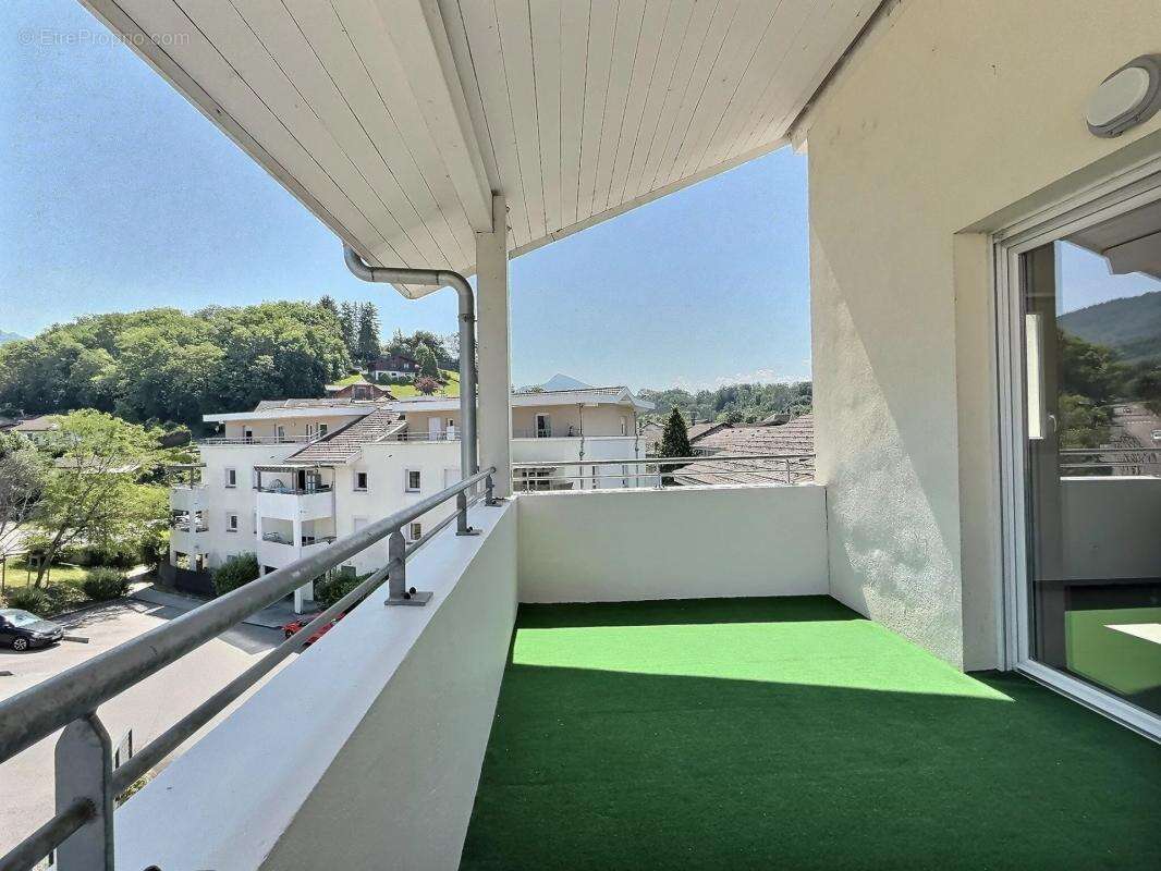 Appartement à BONNE