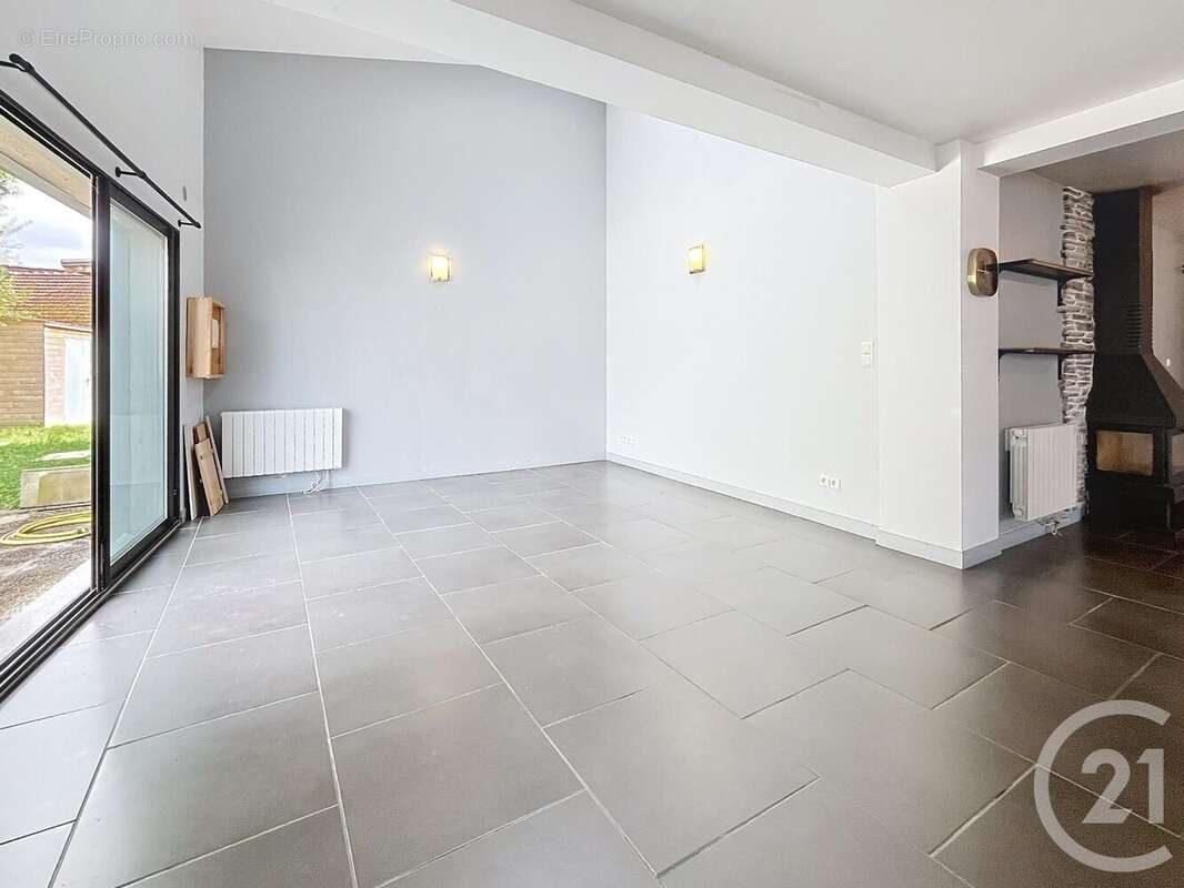 Maison à MONTIERAMEY