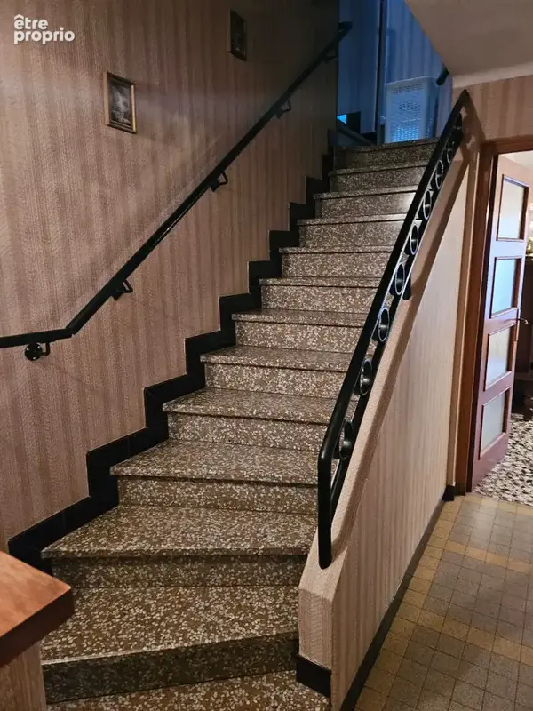Maison de village à rénover avec garage et petit extérieur - photo 12