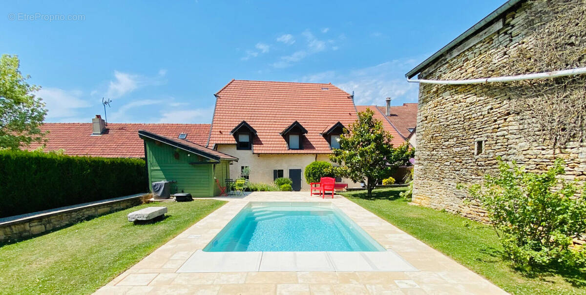 Maison à POUILLEY-FRANCAIS