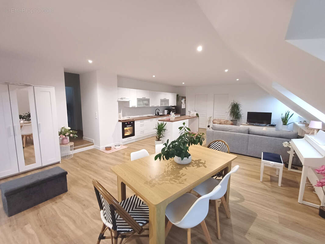 Appartement à BUCHY