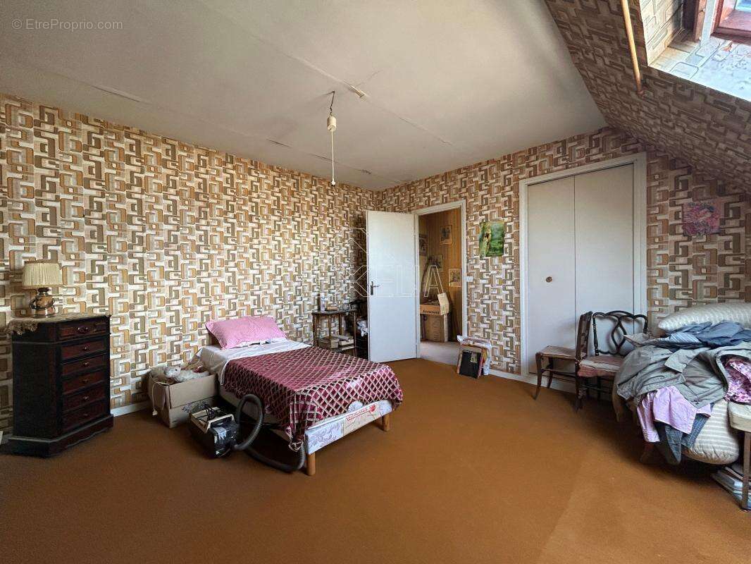 Maison 6 pièces 137 m² à rénover avec jardin, terrasse, sous-sol total et dépendance à Rosny-sur-Seine - photo 16