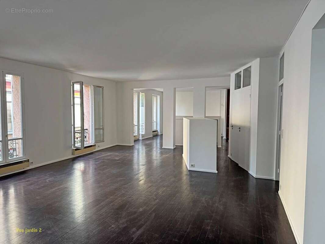 Appartement à PARIS-11E