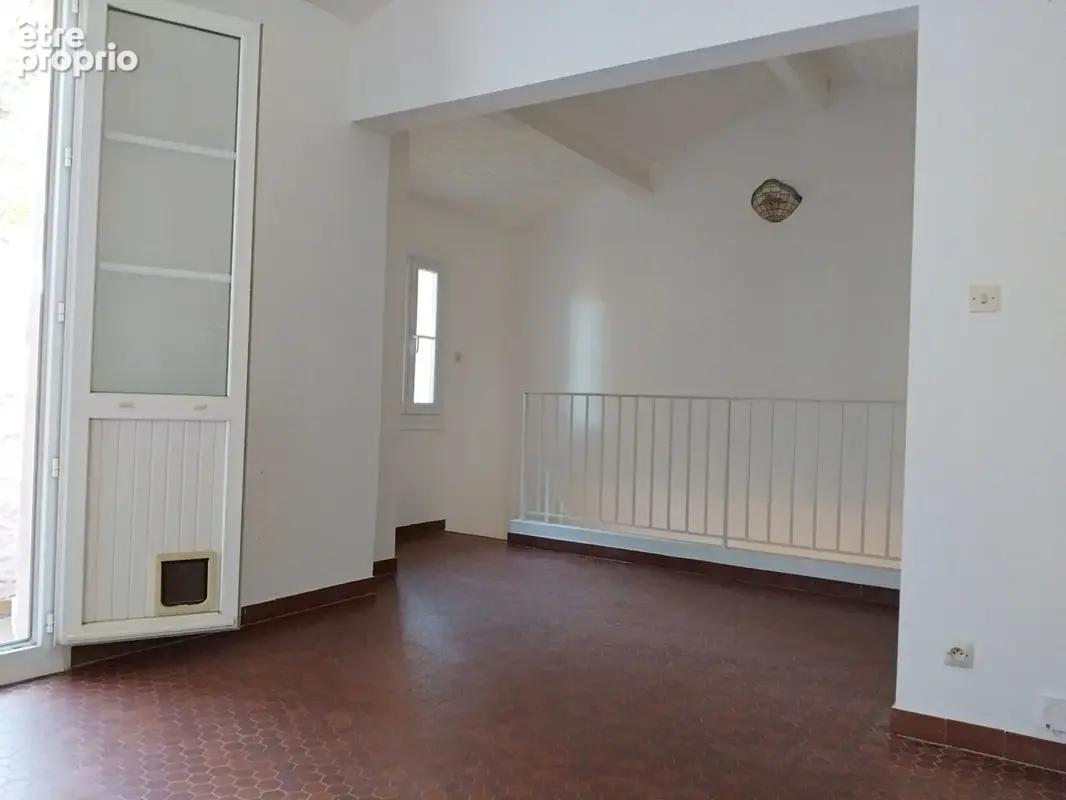T2  hyeres port dernier etage terrasses ,parking - photo 10