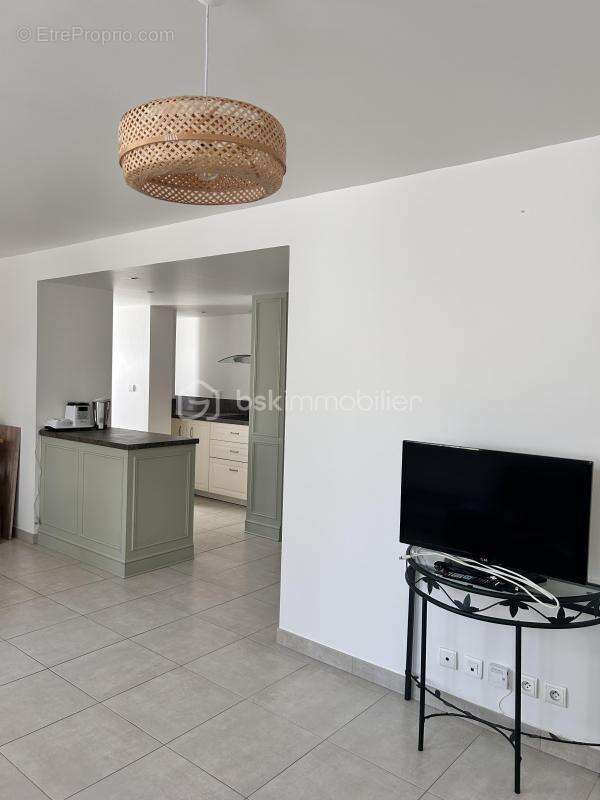 Appartement T3 rénové avec jardin privatif, grand balcon et vue nature au centre de Cambo-les-Bains - photo 7
