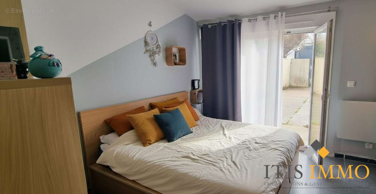 Maison à COMBAILLAUX