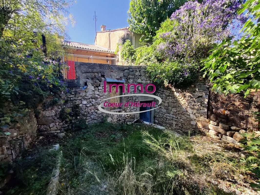 Maison à MONTPEYROUX