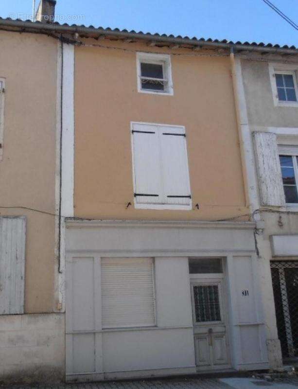 Maison à RUFFEC