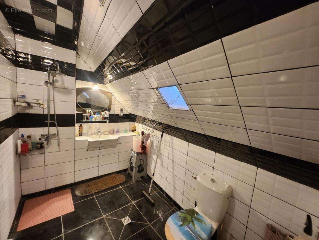 Appartement à CUISE-LA-MOTTE