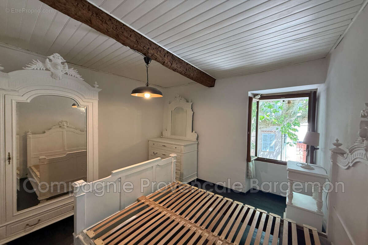 Appartement à BARGEMON