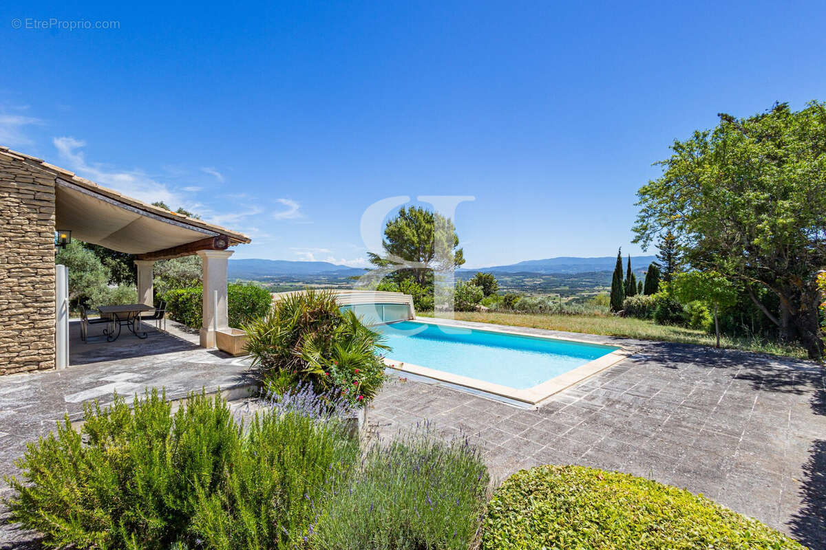 Maison à GORDES
