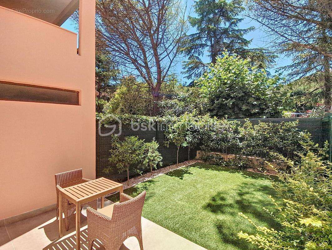 Appartement à MOUGINS