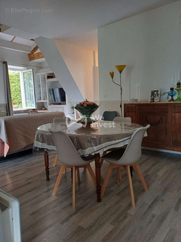 Maison à CUGES-LES-PINS