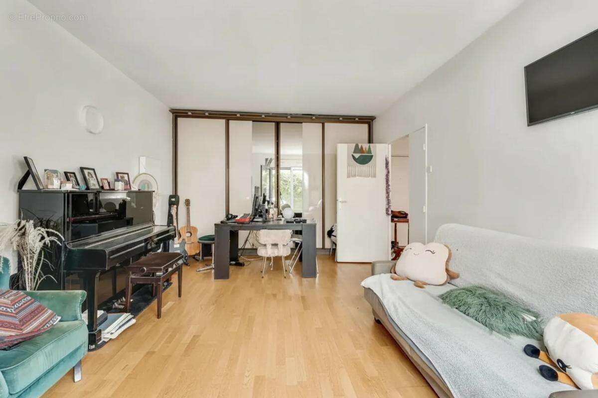 Appartement à CHARENTON-LE-PONT