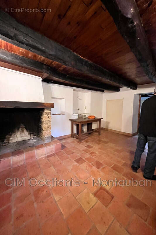 Maison 105 m² à Saint-Antonin-Noble-Val  - photo 8