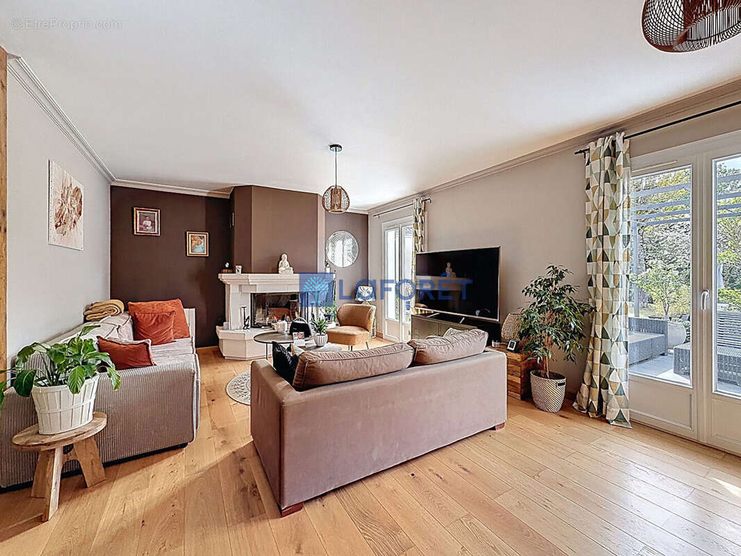 Maison à DAMMARIE-LES-LYS