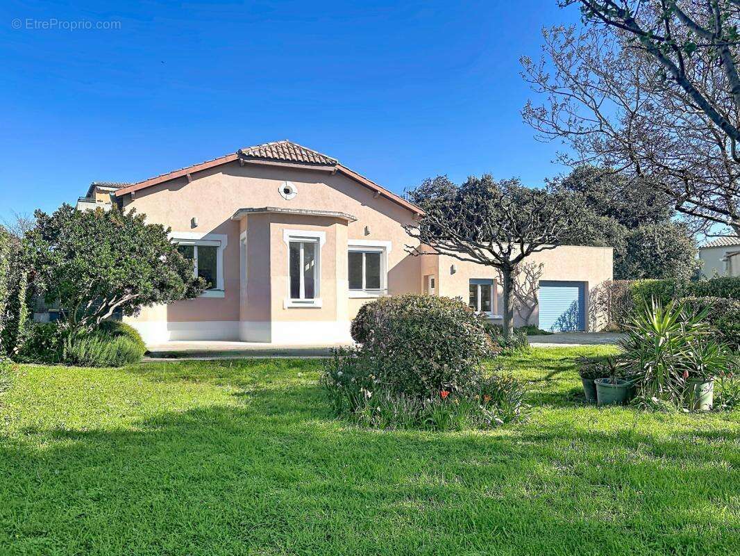 Maison à LES ANGLES