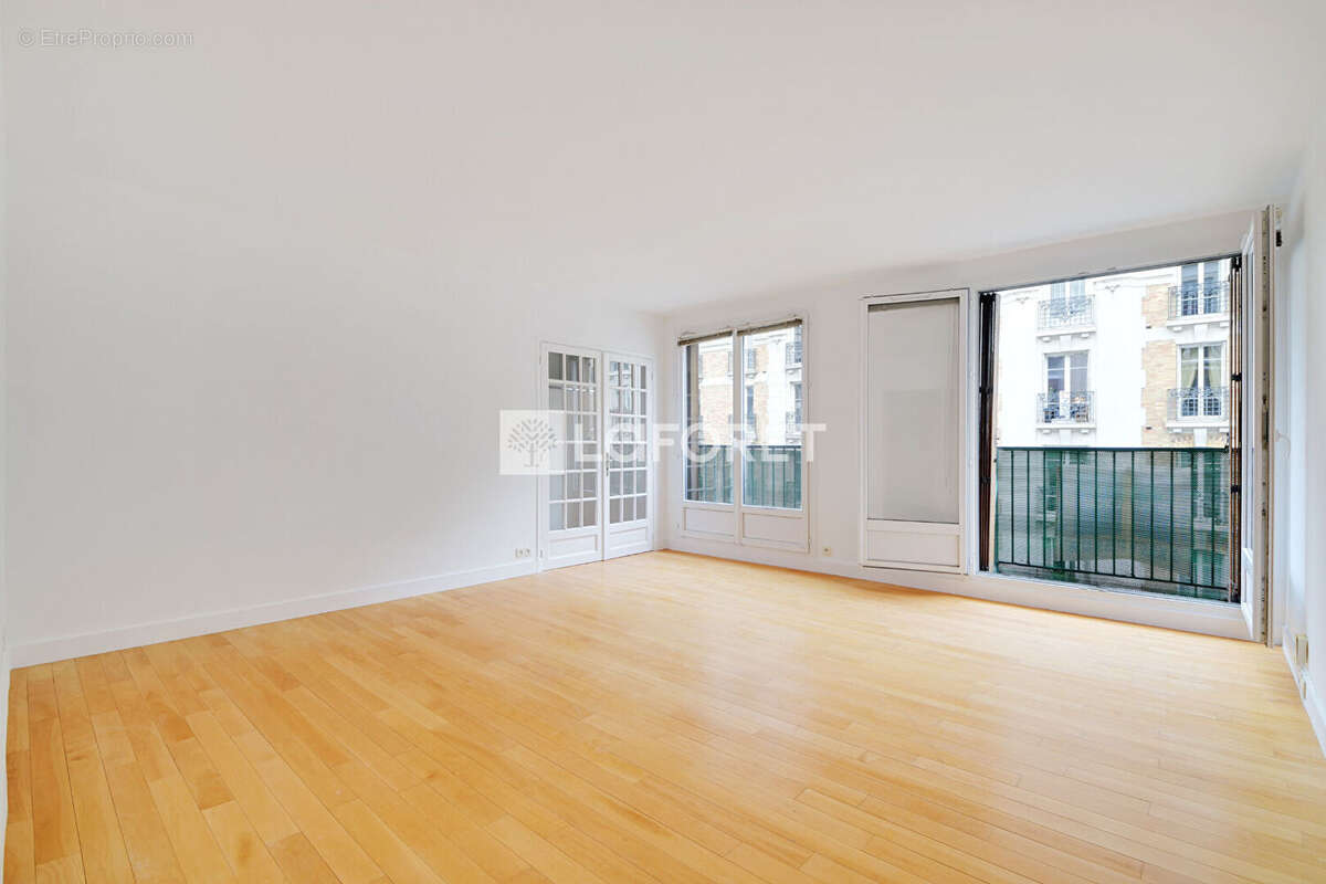 Appartement à PARIS-15E