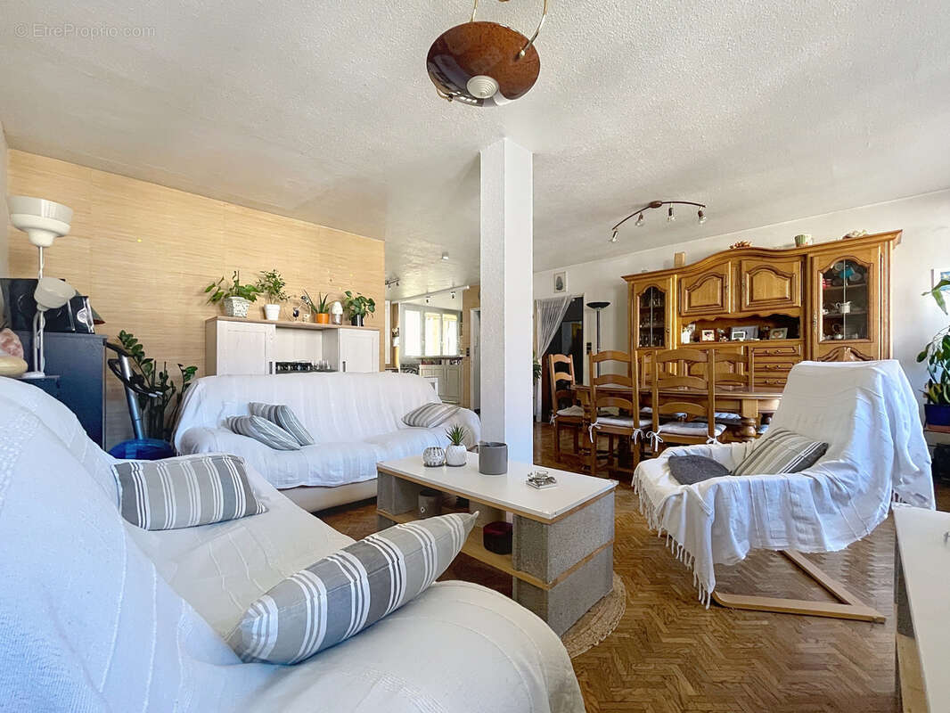 Appartement à SAINT-ETIENNE